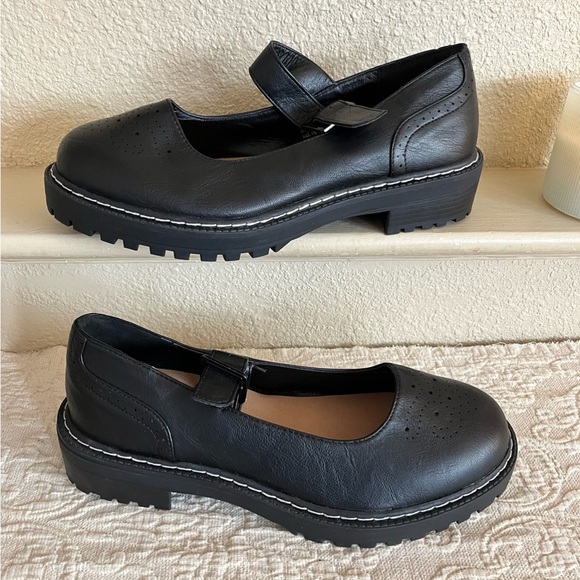 Torrid Mary Jane Flat Shoes Womens 11 WW Black Faux Leather Lug Sole Goth Grunge - Picture 1 of 9